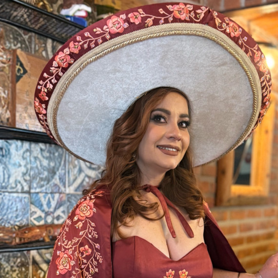 Mayra Castellanos